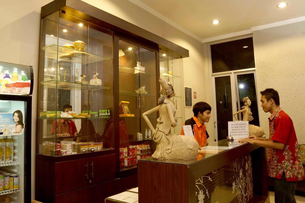Premiere Hotel Tegal Exterior photo