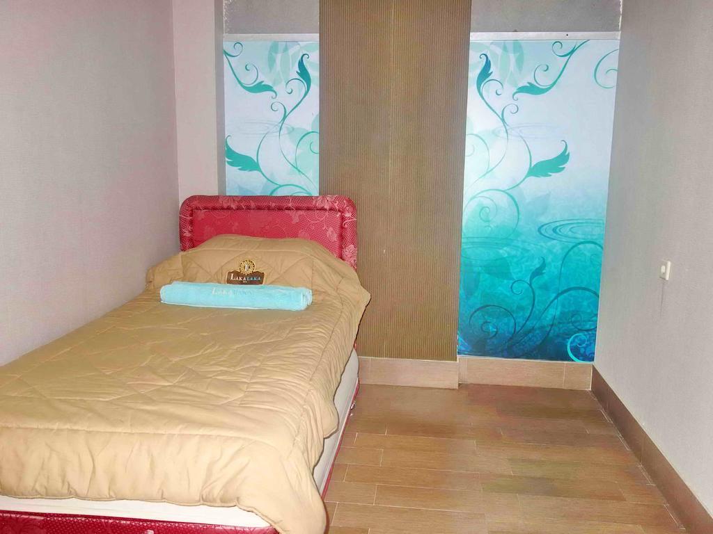 Premiere Hotel Tegal Room photo